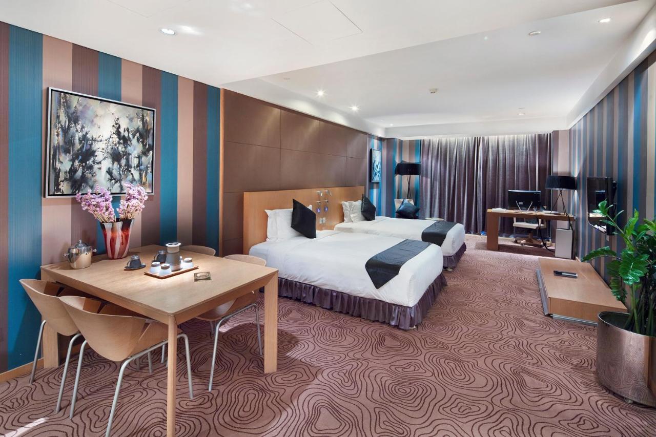 Christian'S Hotel Luoyang Лоян Экстерьер фото