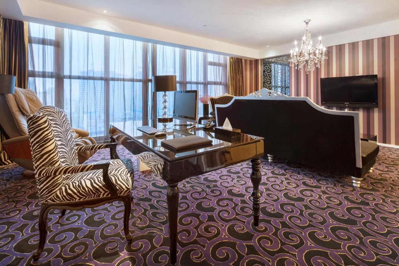 Christian'S Hotel Luoyang Лоян Экстерьер фото