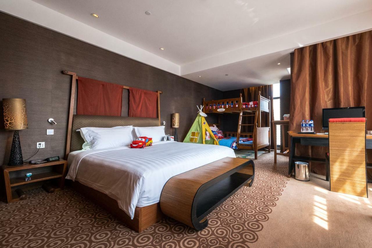 Christian'S Hotel Luoyang Лоян Экстерьер фото