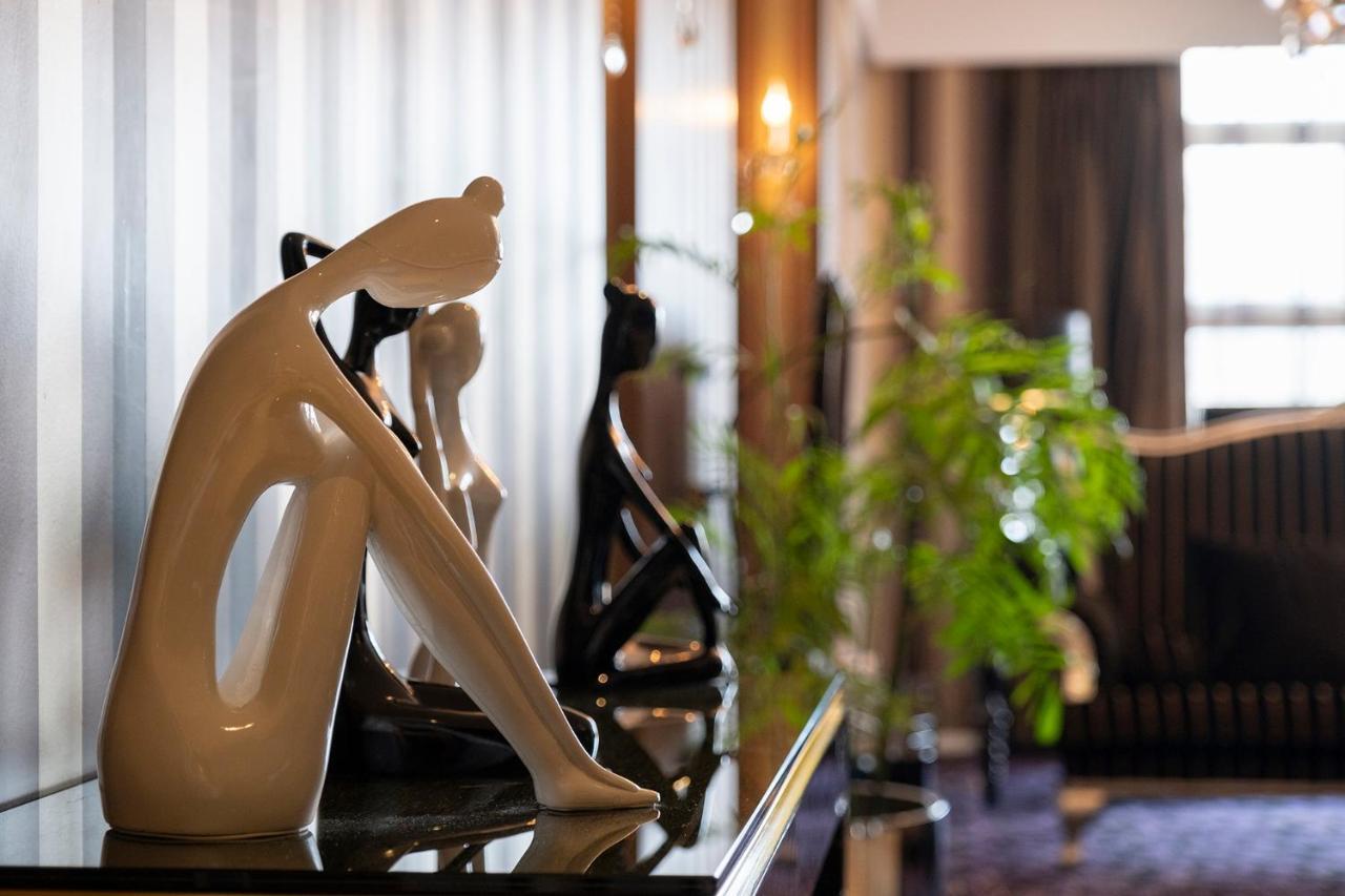 Christian'S Hotel Luoyang Лоян Экстерьер фото